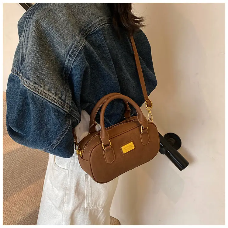 Women's Brown Leather Shoulder Bag 2024 — feature 17