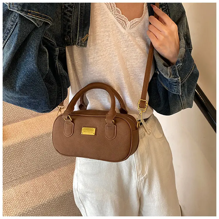 Women's Brown Leather Shoulder Bag 2024 — feature 18