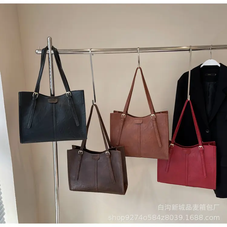Stylish Brown Leather Shoulder Bag Large Capacity — feature 13