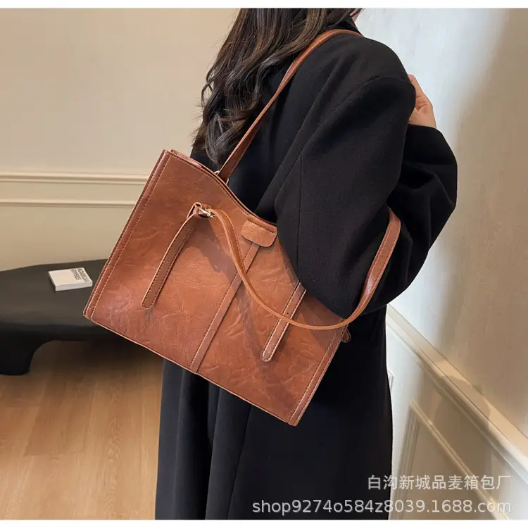 Stylish Brown Leather Shoulder Bag Large Capacity — feature 18