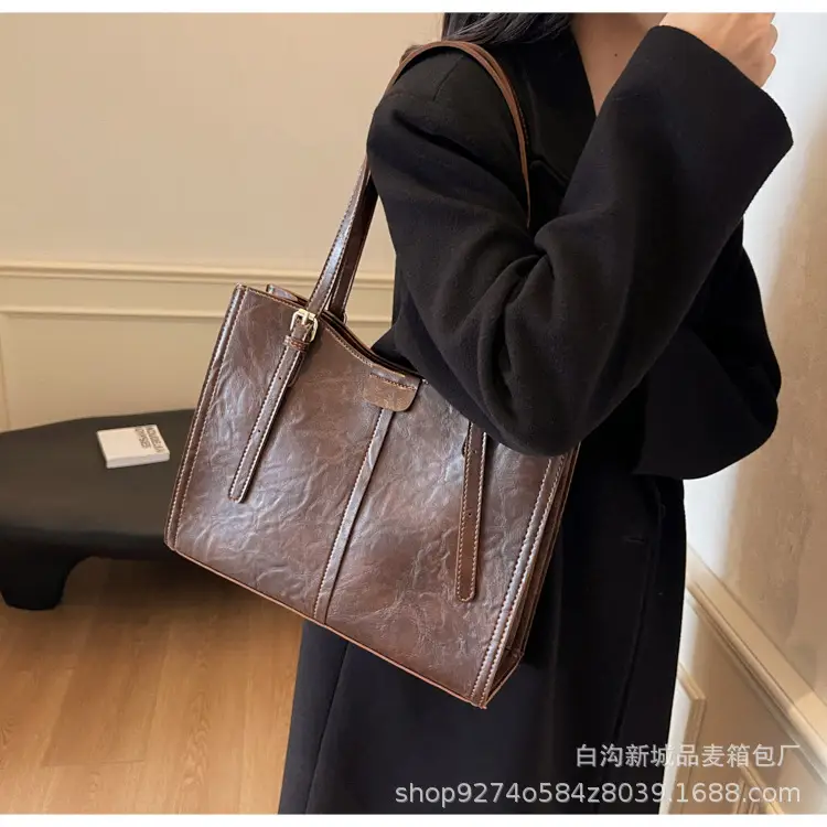 Stylish Brown Leather Shoulder Bag Large Capacity — feature 19