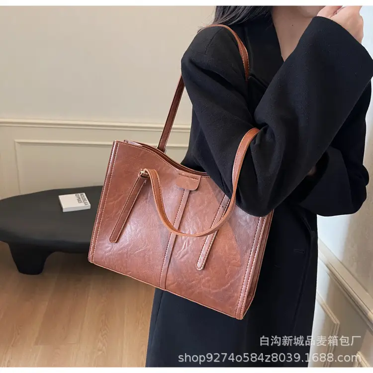 Stylish Brown Leather Shoulder Bag Large Capacity — feature 20