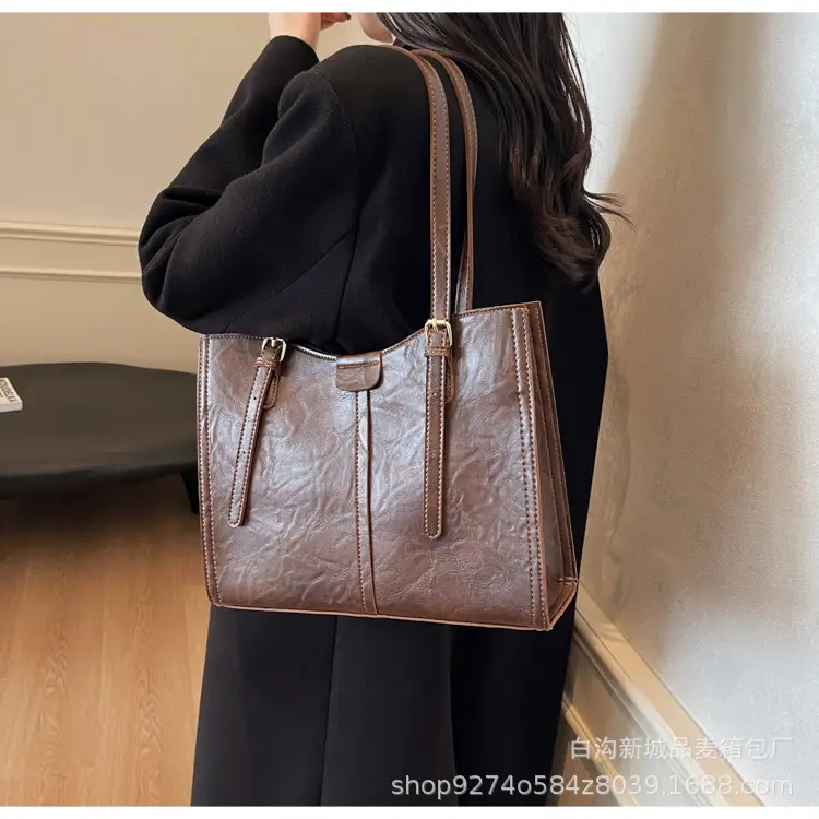 Stylish Brown Leather Shoulder Bag Large Capacity — feature 21
