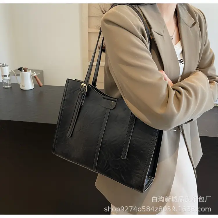 Stylish Brown Leather Shoulder Bag Large Capacity — feature 24
