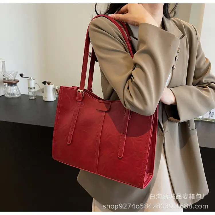 Stylish Brown Leather Shoulder Bag Large Capacity — feature 27