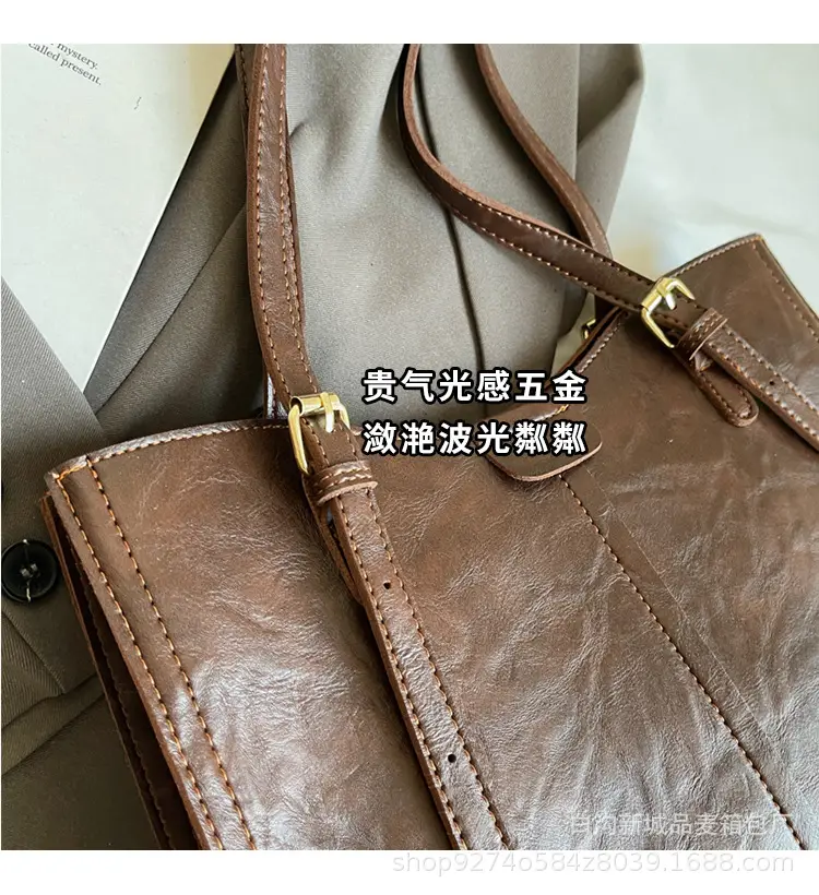 Stylish Brown Leather Shoulder Bag Large Capacity — feature 3