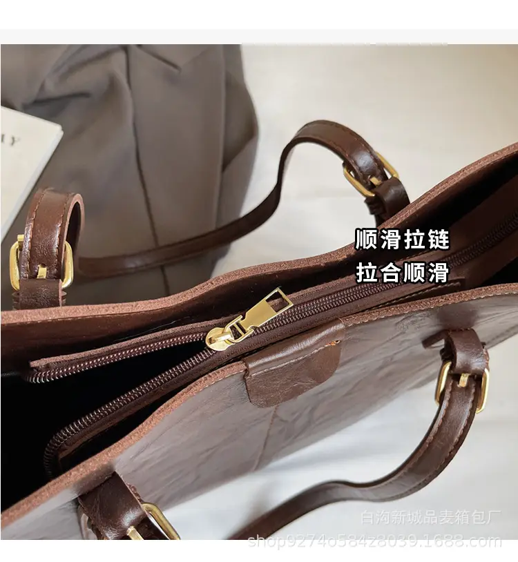 Stylish Brown Leather Shoulder Bag Large Capacity — feature 4