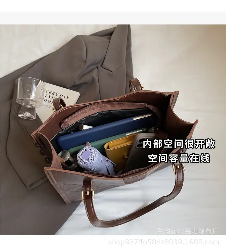 Stylish Brown Leather Shoulder Bag Large Capacity — feature 7