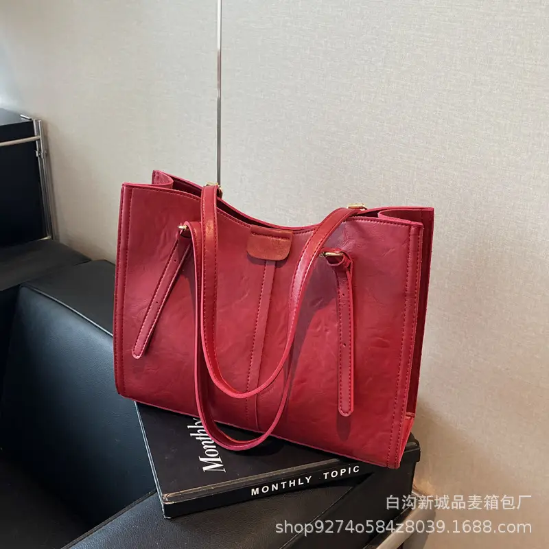 Stylish Brown Leather Shoulder Bag Large Capacity - Image 2