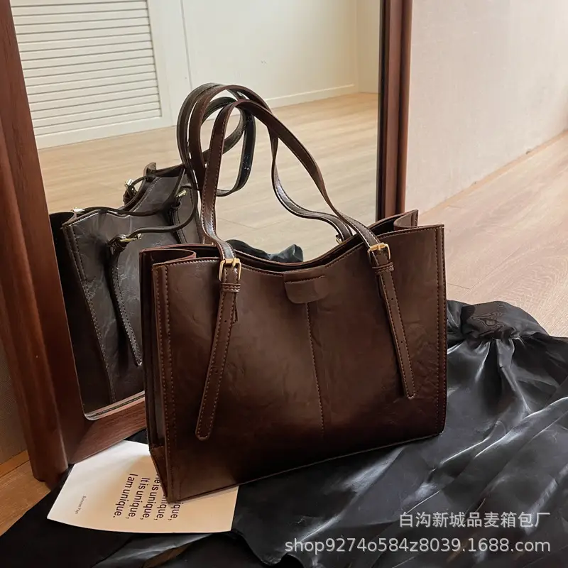 Stylish Brown Leather Shoulder Bag Large Capacity - Image 4