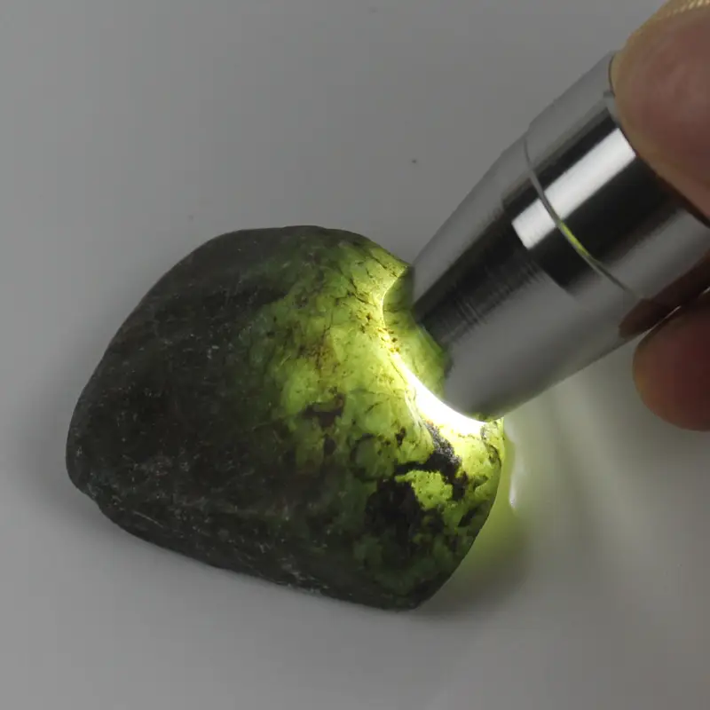 Jade Identification Flashlight with 4 Light Sources - Image 12