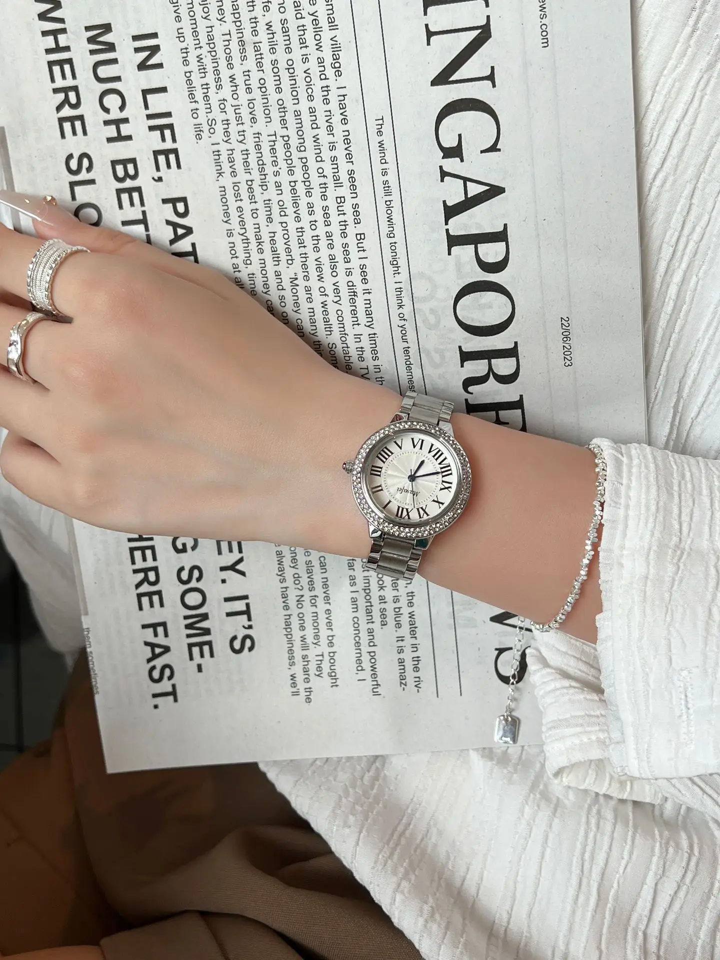 Ladies Steel Quartz Retro Roman Scale Watch Set — feature 5