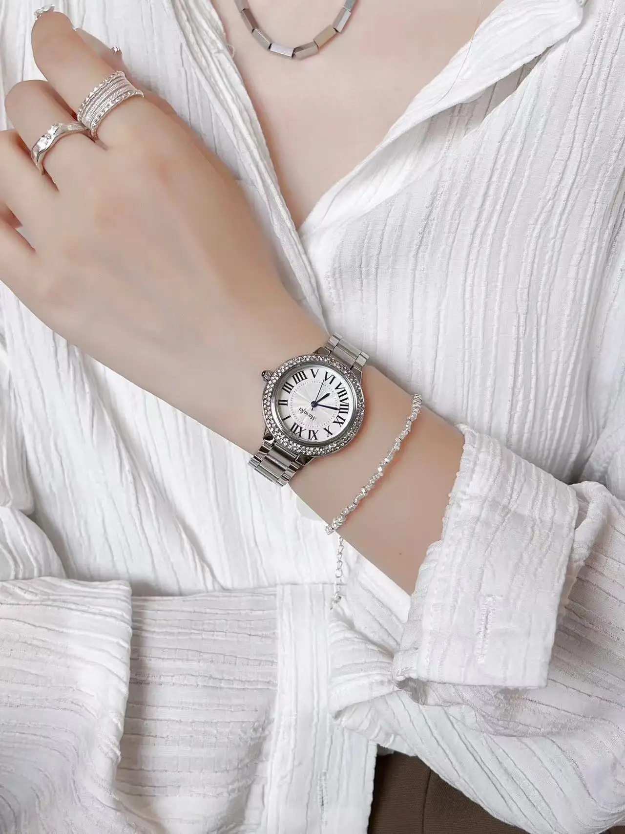 Ladies Steel Quartz Retro Roman Scale Watch Set — feature 6