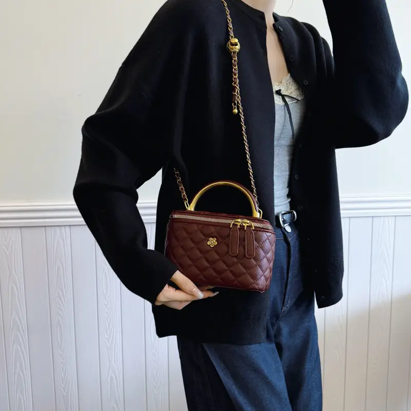 Black Quilted Chain Shoulder Bag for Women 2025 - Image 7