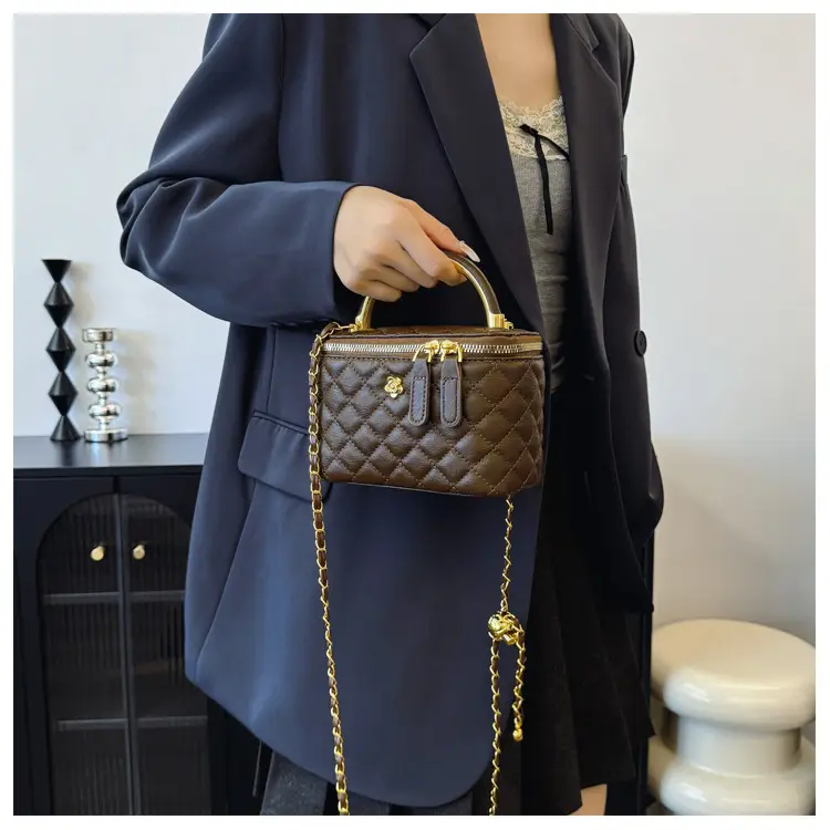 Black Quilted Chain Shoulder Bag for Women 2025 — feature 21