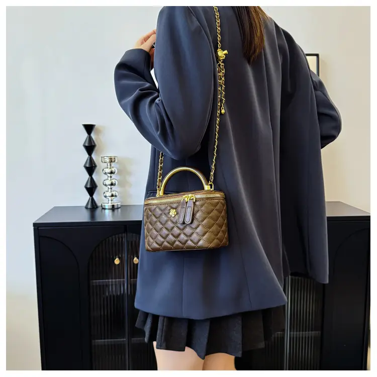 Black Quilted Chain Shoulder Bag for Women 2025 — feature 22