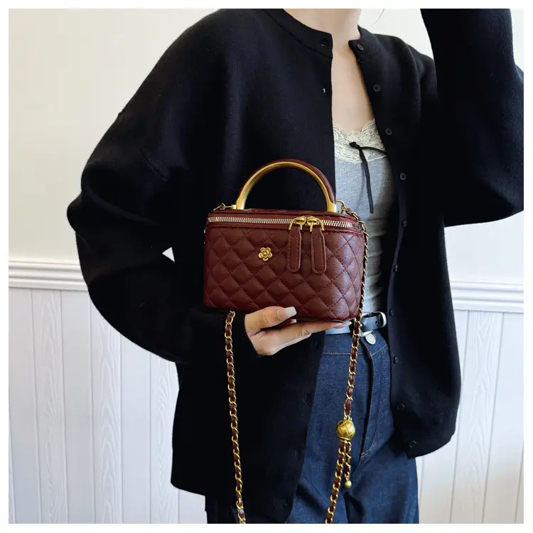 Black Quilted Chain Shoulder Bag for Women 2025 — feature 35