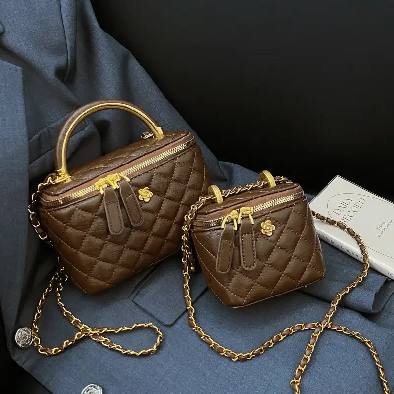 Black Quilted Chain Shoulder Bag for Women 2025 - Image 2