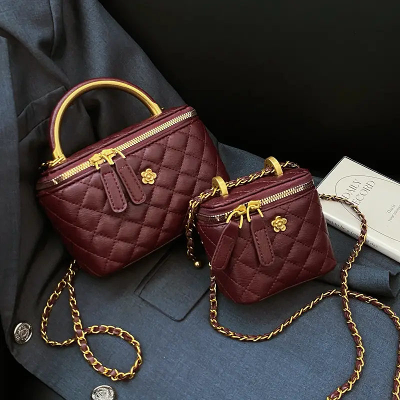 Black Quilted Chain Shoulder Bag for Women 2025 - Image 3