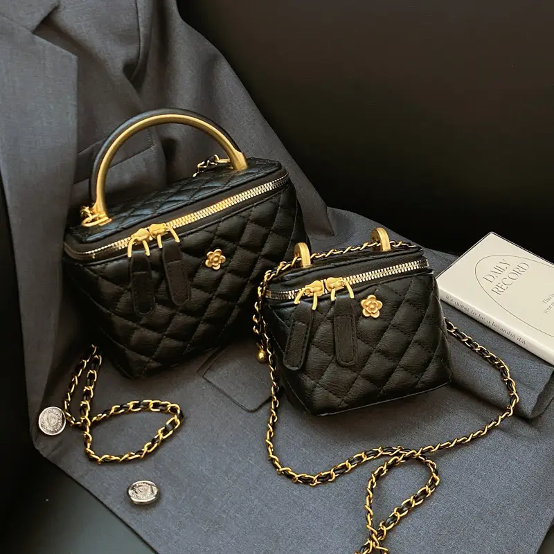 Black Quilted Chain Shoulder Bag for Women 2025 - Image 4