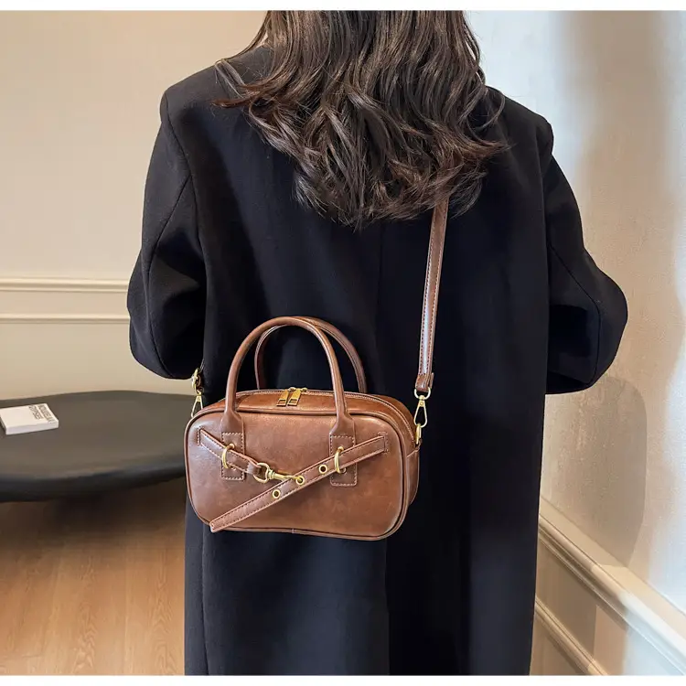 Korean Style Shoulder Bag Women 2024 Autumn Brown Black — feature 17