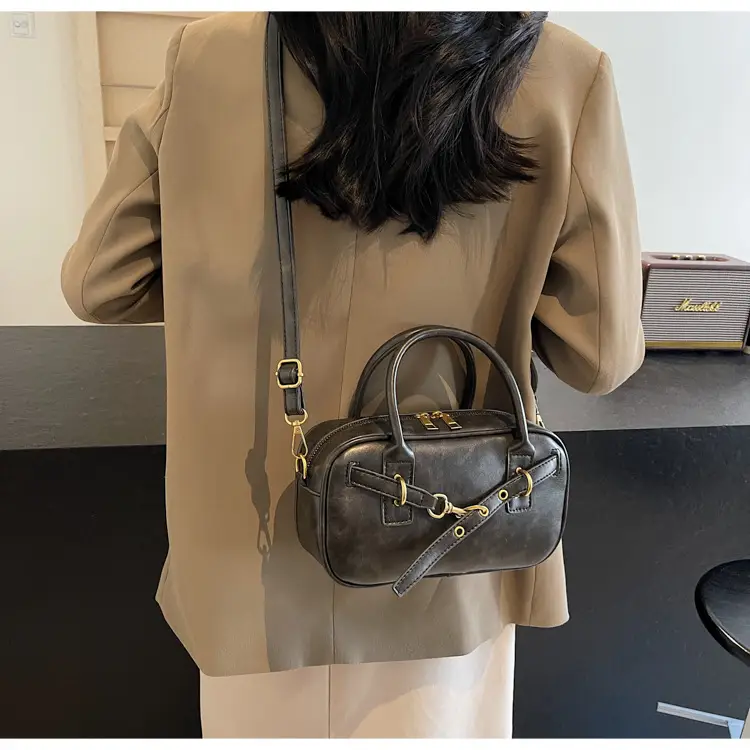 Korean Style Shoulder Bag Women 2024 Autumn Brown Black — feature 33