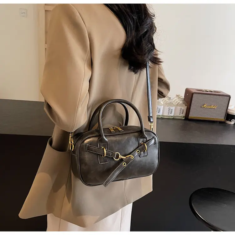 Korean Style Shoulder Bag Women 2024 Autumn Brown Black — feature 37