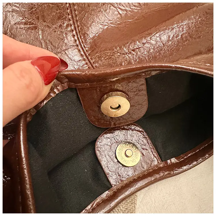 Brown Leather Shoulder Bag for Women 2024 — feature 6