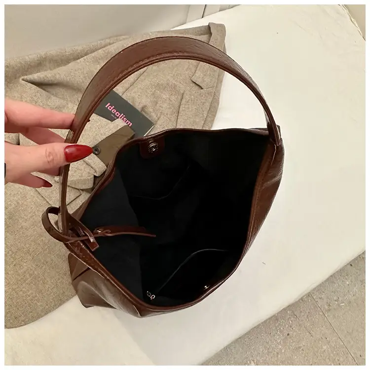 Brown Leather Shoulder Bag for Women 2024 — feature 7