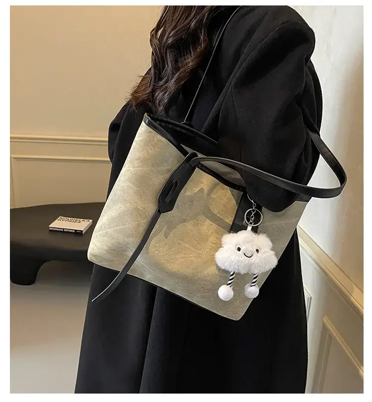 Women's Retro Fashion Shoulder Bag with Cloud Charm — feature 1