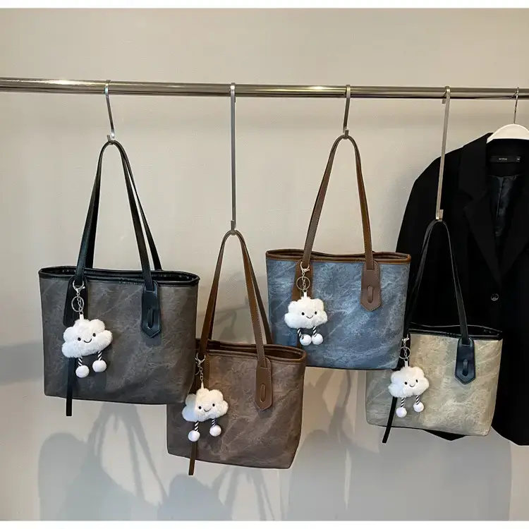 Women's Retro Fashion Shoulder Bag with Cloud Charm — feature 13