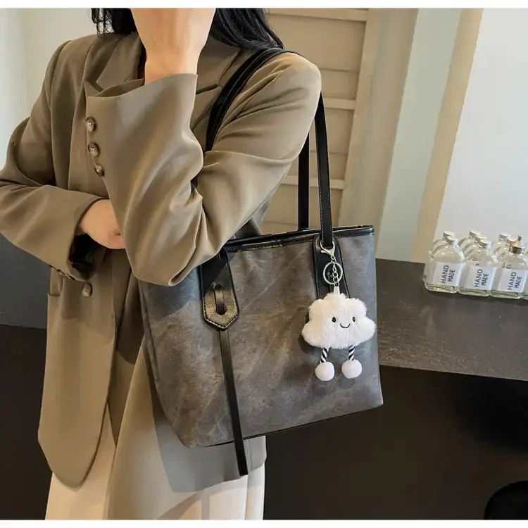 Women's Retro Fashion Shoulder Bag with Cloud Charm — feature 14