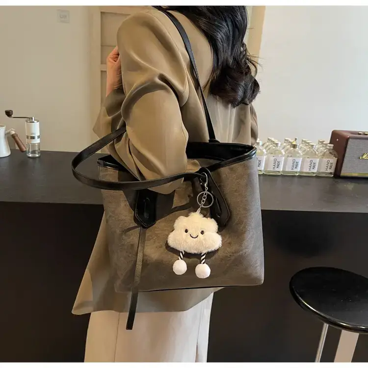 Women's Retro Fashion Shoulder Bag with Cloud Charm — feature 16
