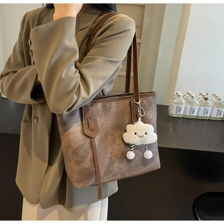Women's Retro Fashion Shoulder Bag with Cloud Charm — feature 18