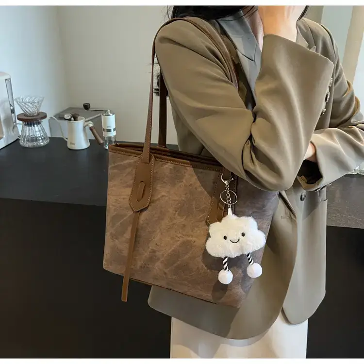 Women's Retro Fashion Shoulder Bag with Cloud Charm — feature 21