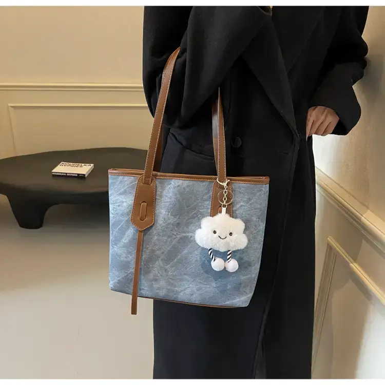 Women's Retro Fashion Shoulder Bag with Cloud Charm — feature 26