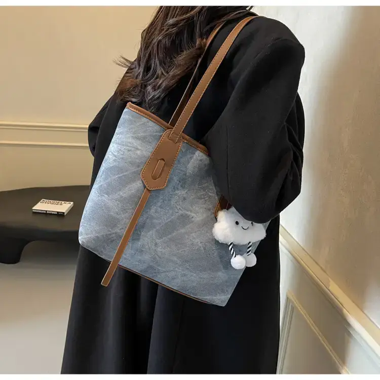 Women's Retro Fashion Shoulder Bag with Cloud Charm — feature 28
