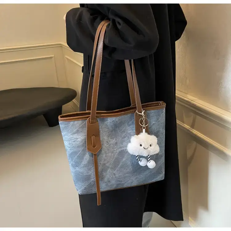 Women's Retro Fashion Shoulder Bag with Cloud Charm — feature 29