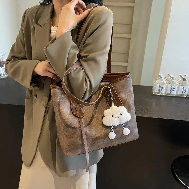 Women's Retro Fashion Shoulder Bag with Cloud Charm - Image 2