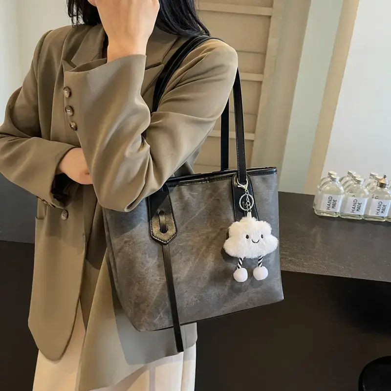 Women's Retro Fashion Shoulder Bag with Cloud Charm - Image 3