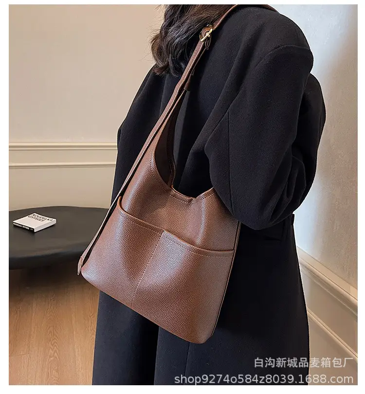 Women Large Capacity Shoulder Bag Brown New Fashion — feature 1
