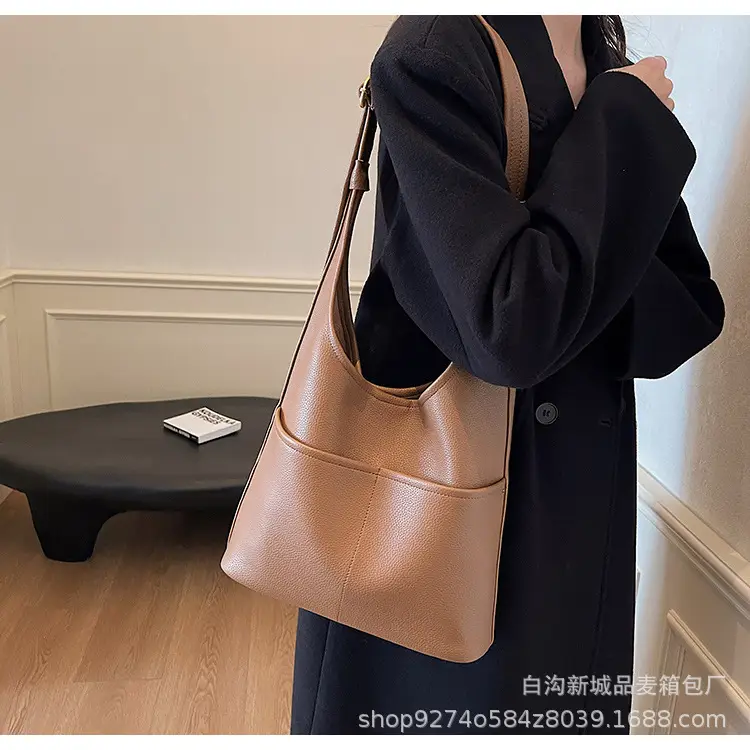 Women Large Capacity Shoulder Bag Brown New Fashion — feature 18