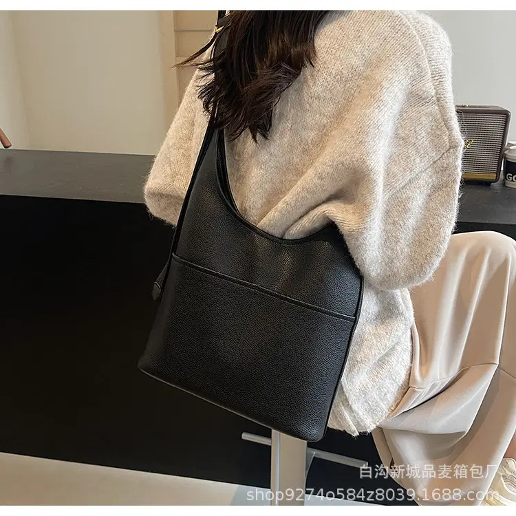 Women Large Capacity Shoulder Bag Brown New Fashion — feature 24