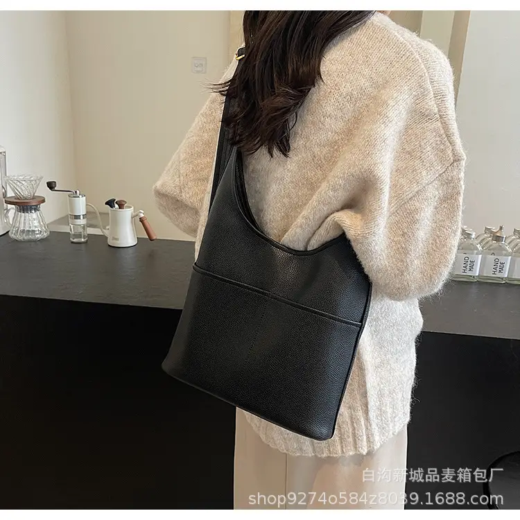 Women Large Capacity Shoulder Bag Brown New Fashion — feature 25