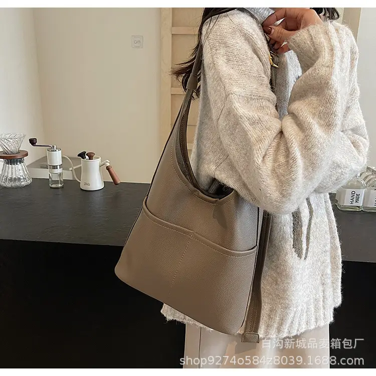 Women Large Capacity Shoulder Bag Brown New Fashion — feature 30