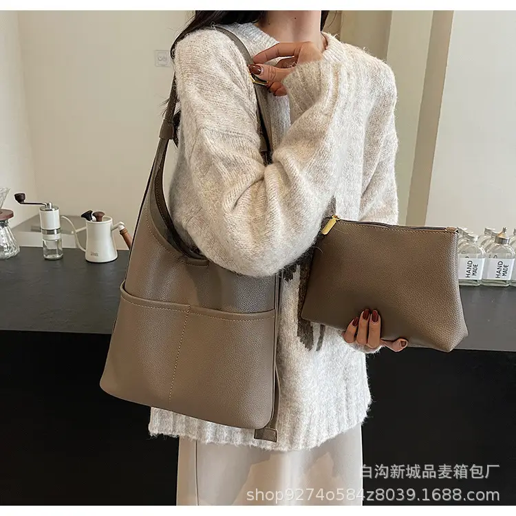 Women Large Capacity Shoulder Bag Brown New Fashion — feature 31