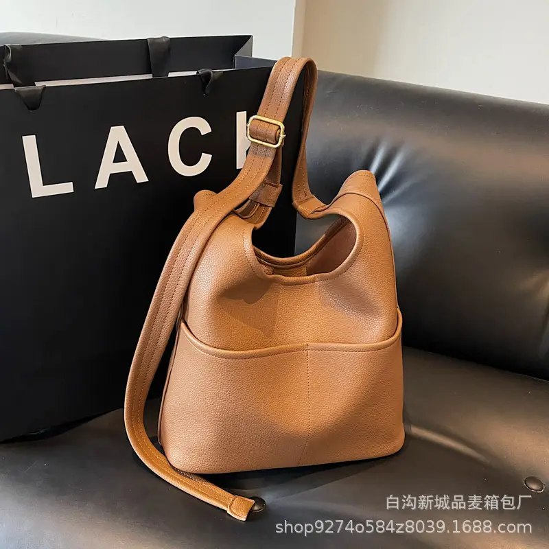Women Large Capacity Shoulder Bag Brown New Fashion - Image 4