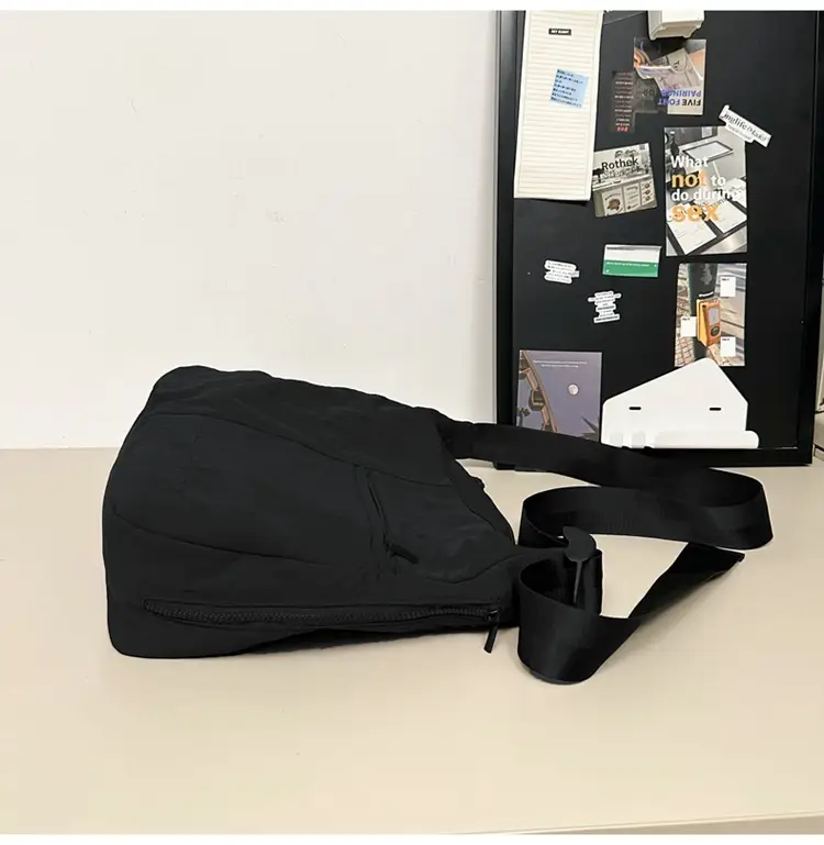 Black Crossbody Bag for Men Women Lightweight Nylon Sports Fitness — feature 32