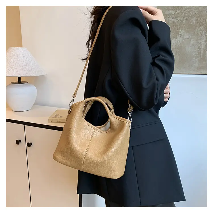 Black Leather Shoulder Bag for Women 2024 — feature 12