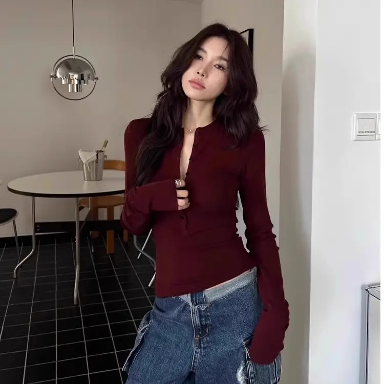 American Spice Girls Half-open-collar Red White T-shirt Women's Inner Base Shirt V-neck Long-sleeved Top Trendy - Image 4